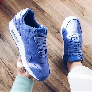 Nike air max 1 suede